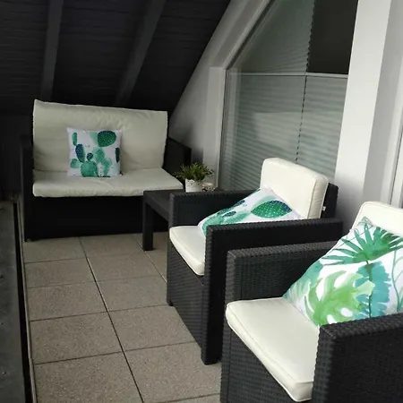 Lona Apartament *